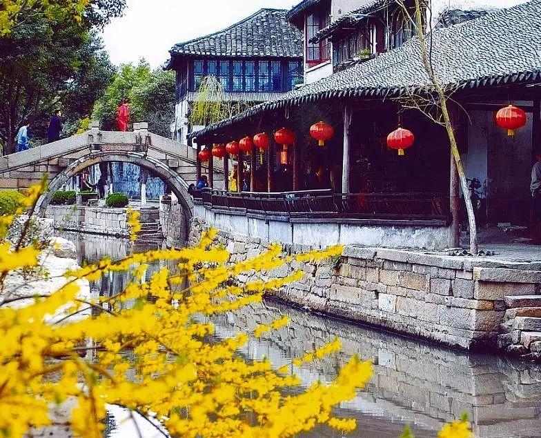 光大嘉宝(600622.SH)发预亏,预计2023年度巨亏20亿元,由盈转亏